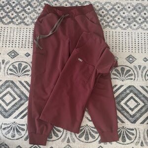 Figs Scrub Set in Dark Cherry